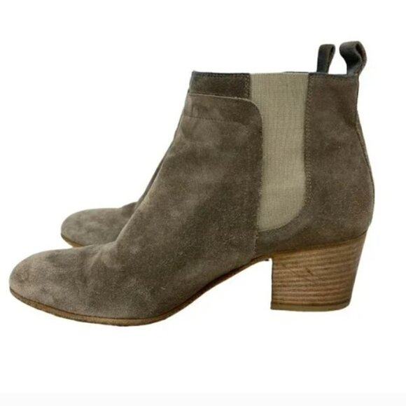 Vince Hallie Taupe Italian Suede Chelsea Ankle Boots - Size 7.5 - Picture 5 of 10